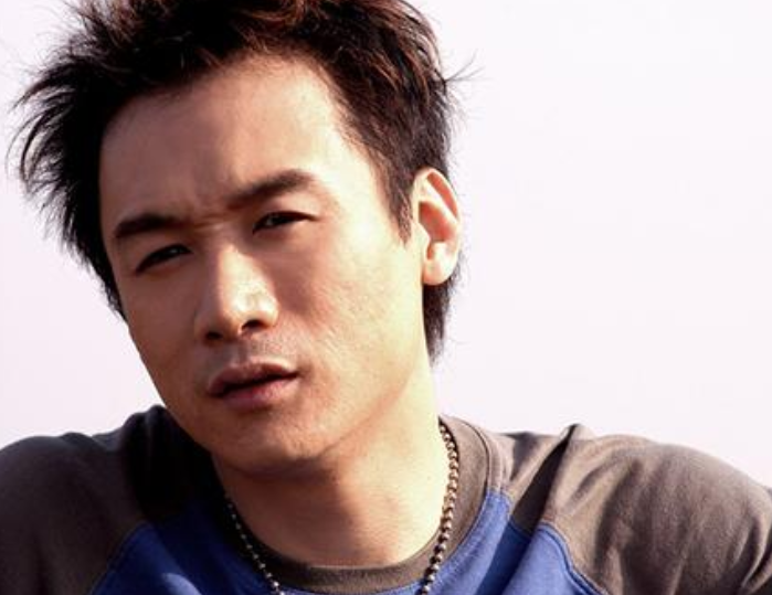 黄渤的“贵人”，荧幕上的“经典”，离开演艺圈的高虎如今咋样了