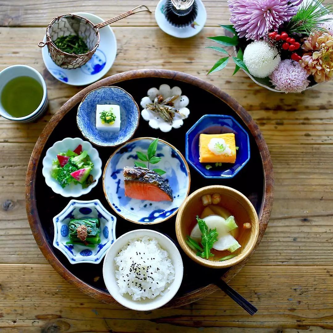 日本普通家庭的一日三餐，看完终于明白“分餐制”的好处了