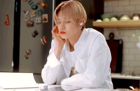 大家看了这位男团爱豆洗碗的样子了吗