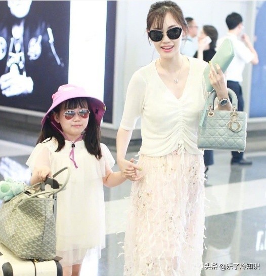 王宝强带儿子4年了，女儿则由母亲抚养，亲兄妹发展方向不同