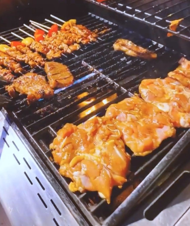 霍建华心如带女儿聚会，陈建州在现场拍余文乐意外曝光小海豚正面