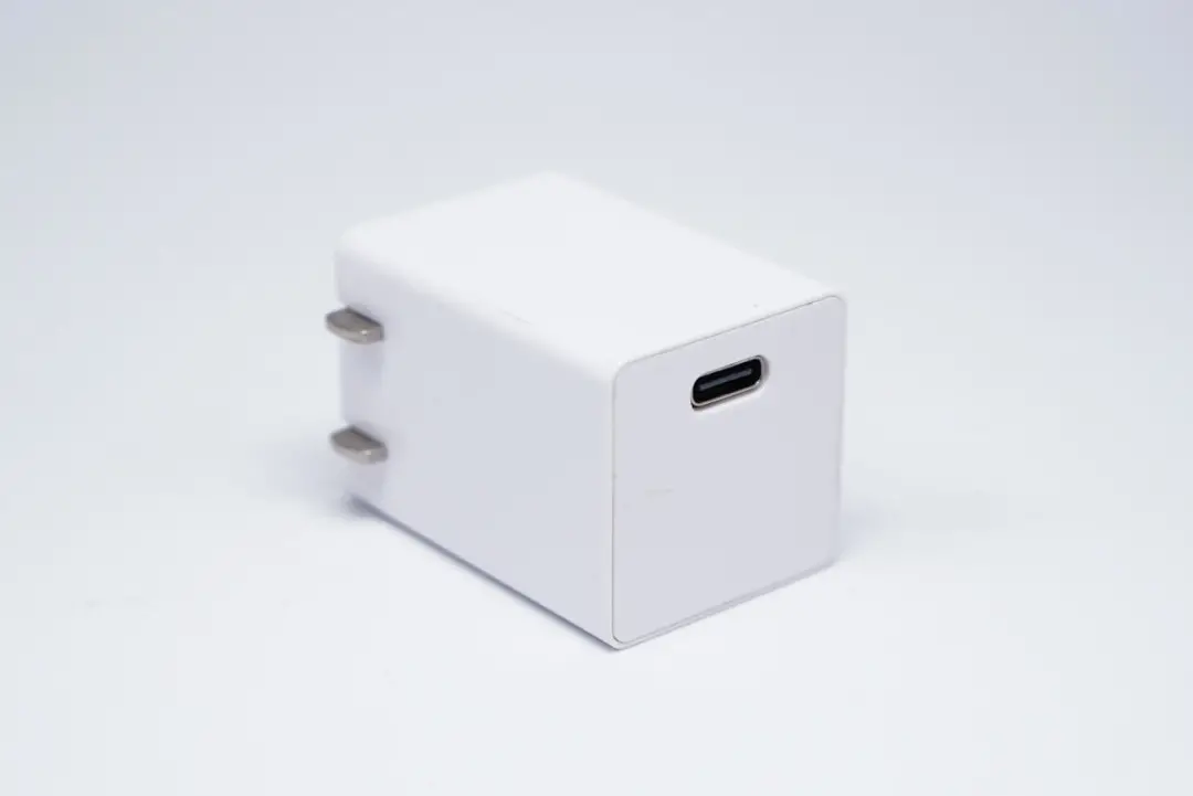 iPhone 13新机即将发布，35家工厂推出上百款快充新品