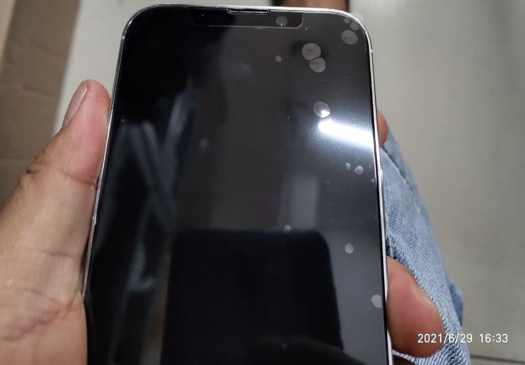 荣耀Magic3或采用屏下前摄；iPhone 13系列无缘屏下指纹