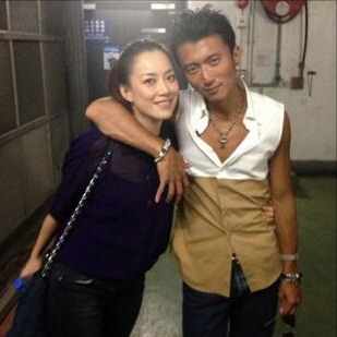 谢霆锋御用经纪人：单身生女独自抚养，一个比王菲还传奇的女人