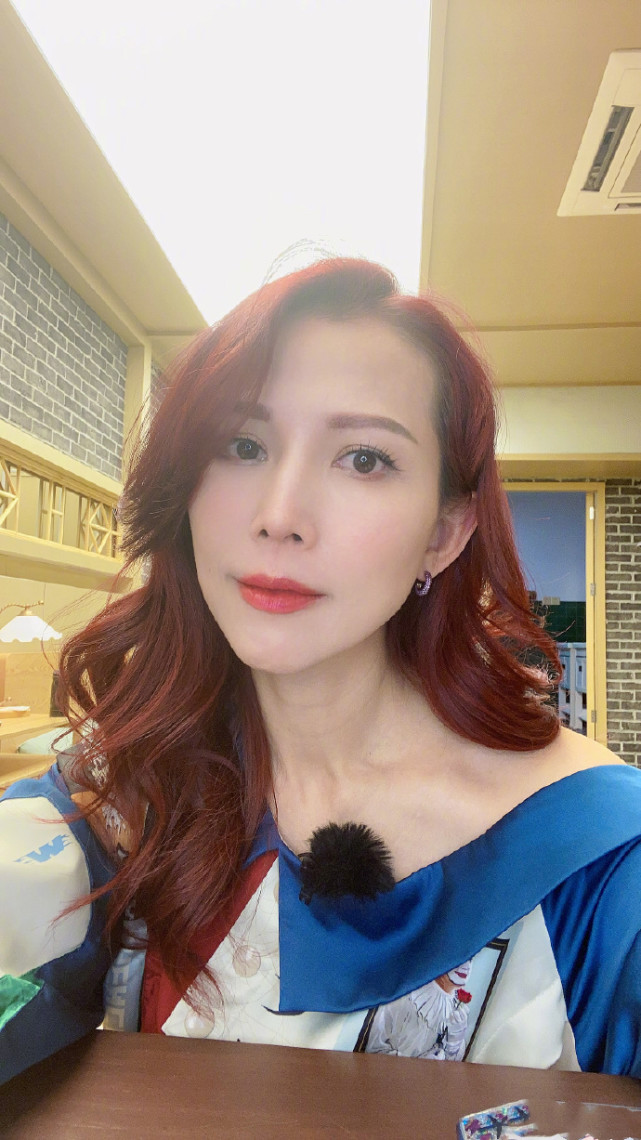 蔡少芬回應醫院就診，稱錄節目被狗咬，曬自己打狂犬疫苗報平安