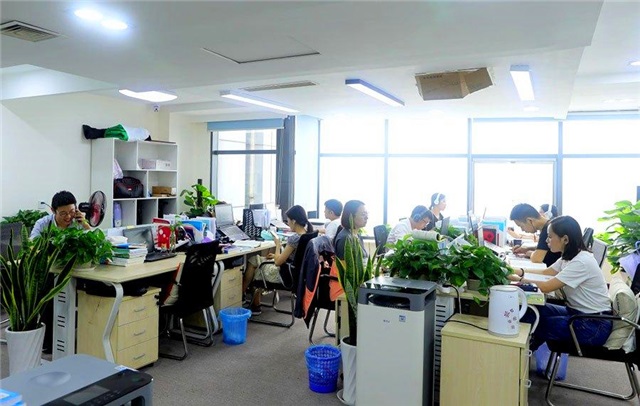 北京后厂村：精英云集 ，“月入五万消费五千”