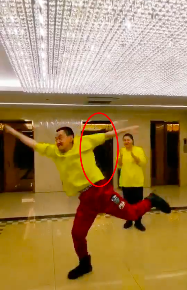 雪村豪宅内景曝光，装修奢华大到似广场，小1