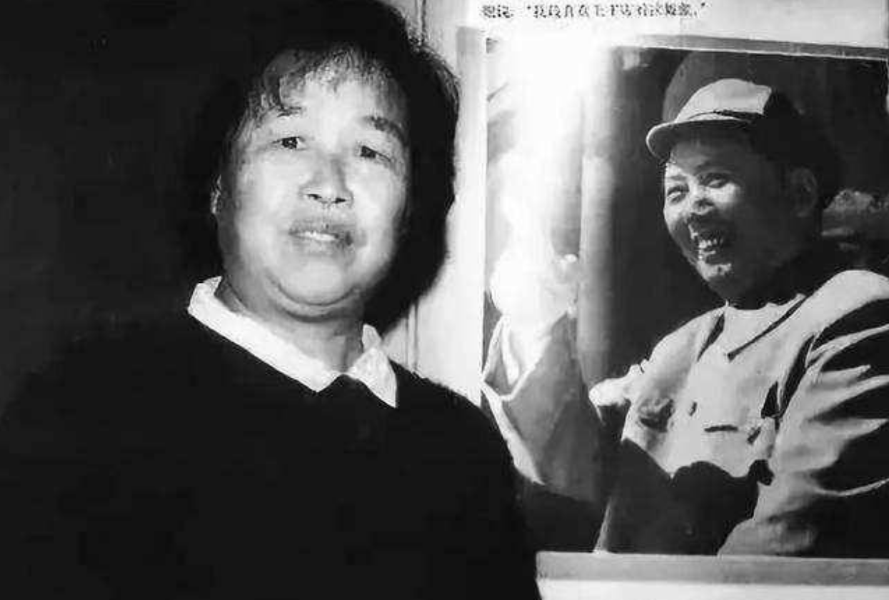 建国前后，毛主席两次发请柬邀请一农村女孩进京，这女孩什么身份