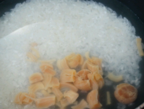图片[5]-瑶柱白粥的做法步骤图 米粥绵稠干香鲜味足-起舞食谱网