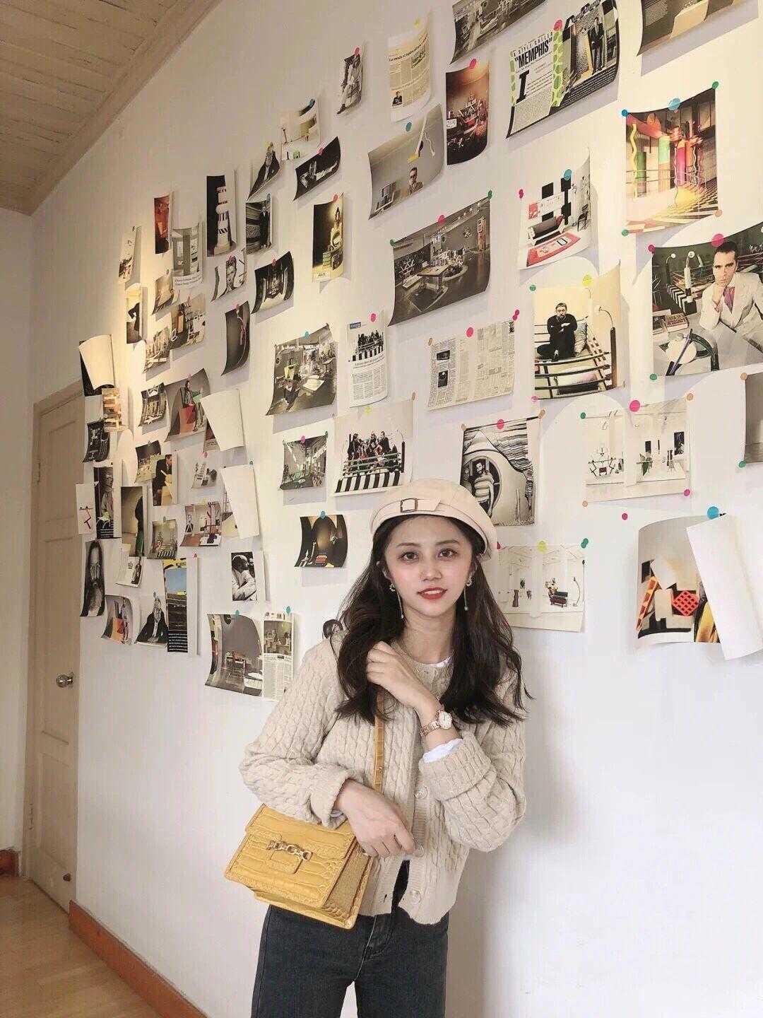 维杰色纺：秋天穿搭温度与风度并存，毛衣开衫搭配九分裤保暖舒适，