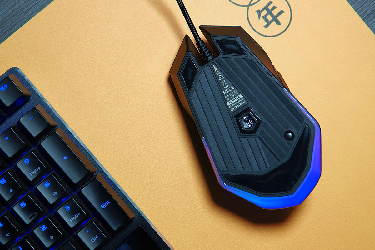 手感和灯效一流，达尔优A970游戏鼠标实战分享