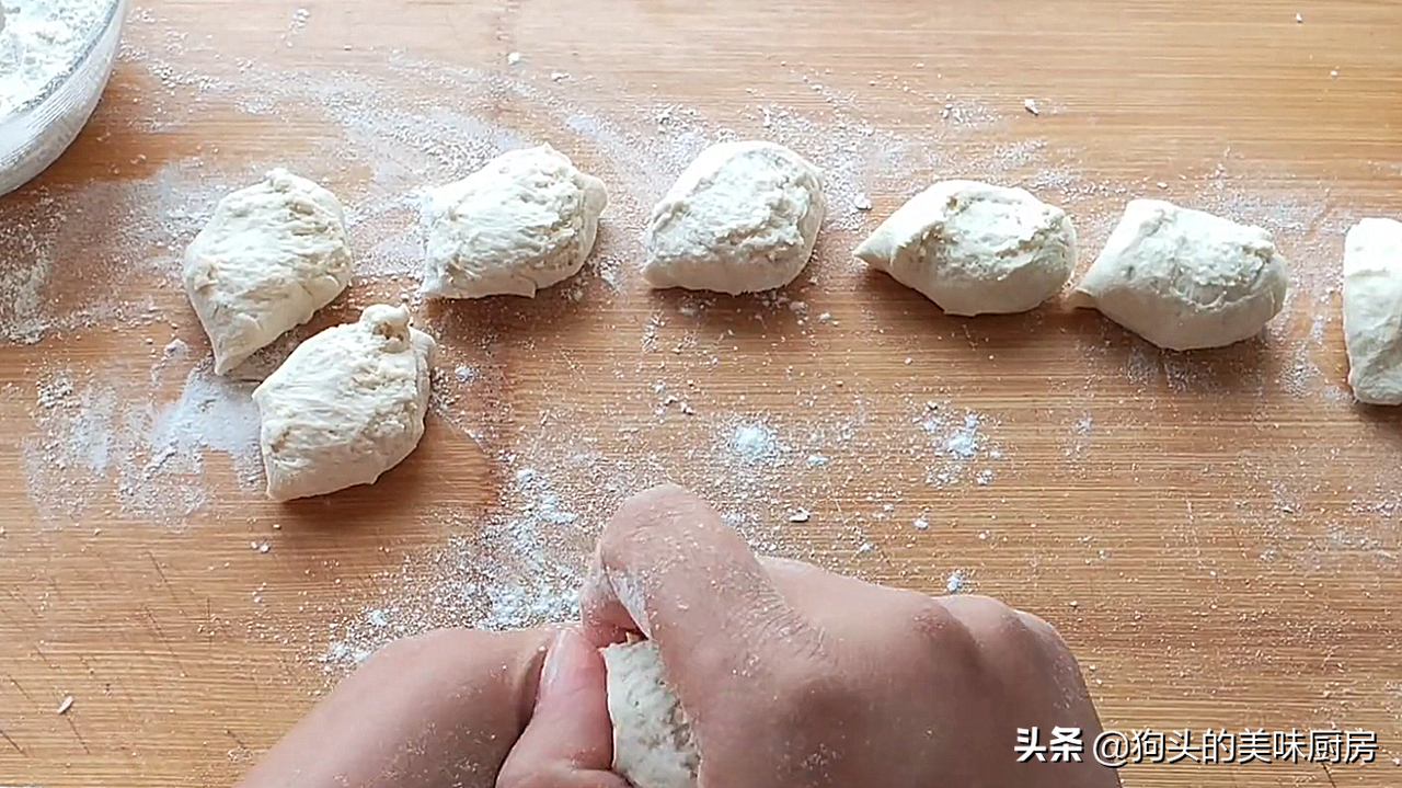 自从学会这样做小笼包，我家隔天蒸一锅，松软鲜美又多汁，太香了