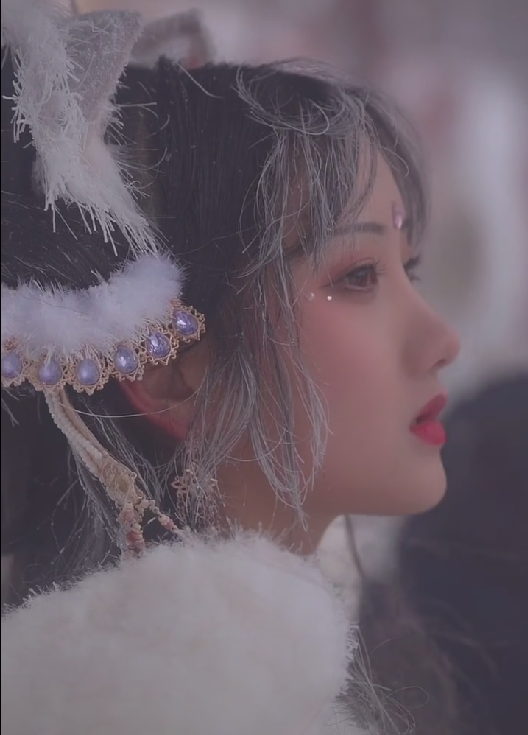 Bai Xue flushs a plum, pat in snow Chinese take, netizen: Is this fairy? 