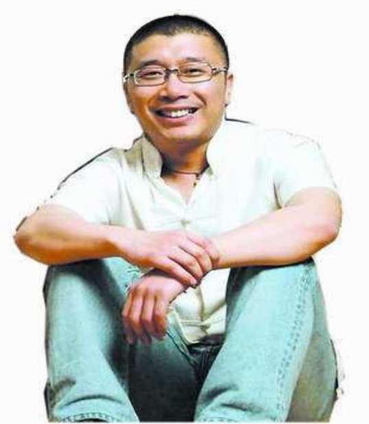 “内地情歌王”庞龙的自我毁灭史，他的过错，不仅是调侃了刘德华