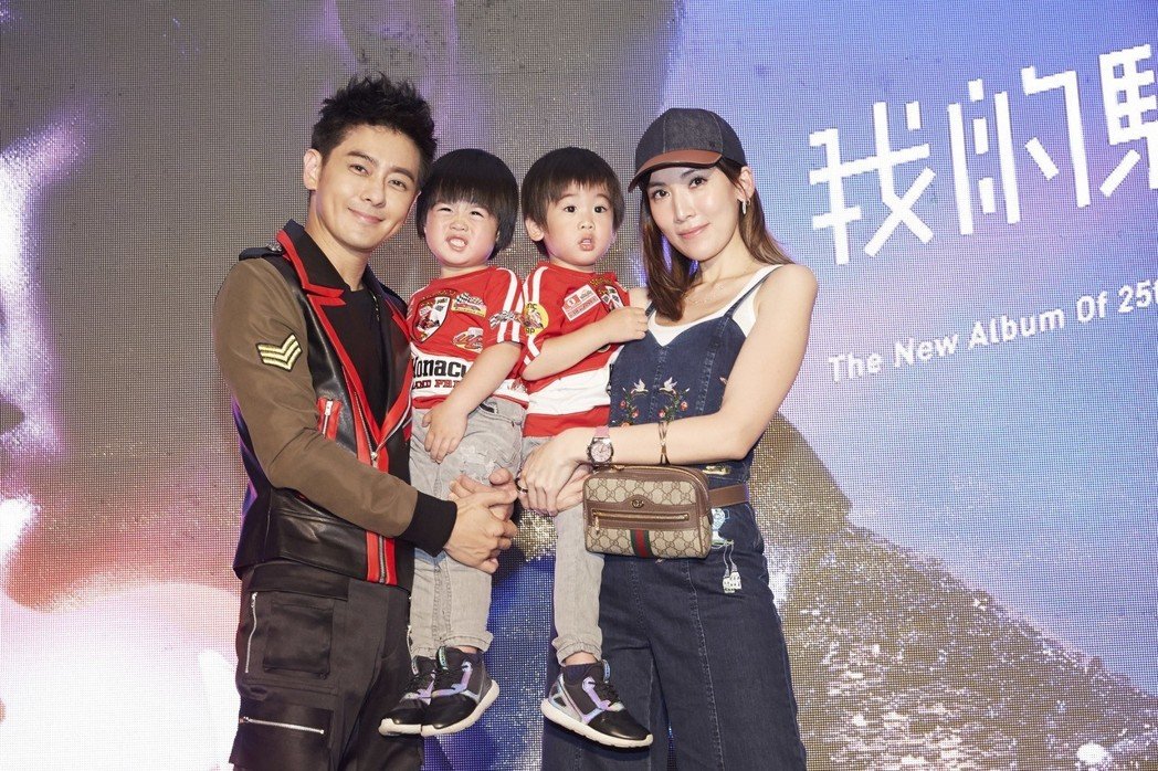 不老基因会遗传！林志颖晒和妈妈合照 网友：说是姊姊都相信