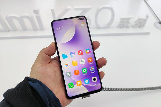 红米noteK30关注度被抢！ROG手机游戏手机2全系列120Hz屏，优点不止于此