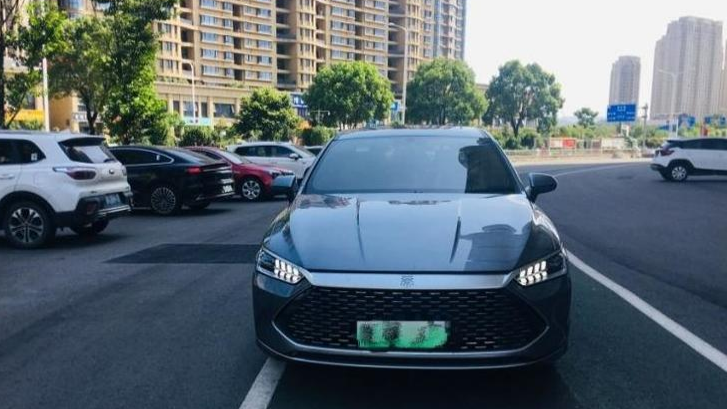 比亚迪秦PLUS DM-i：试驾55KM旗舰型，配10.1英寸可旋转大屏