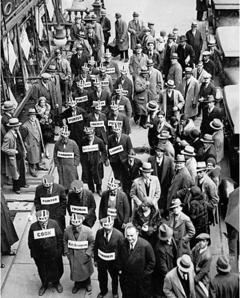 大萧条时期该先帮助企业还是个人？两位美国总