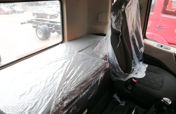 比8X4车型多拉1.2吨货，江淮格尔发K5W 8X2载货车拉