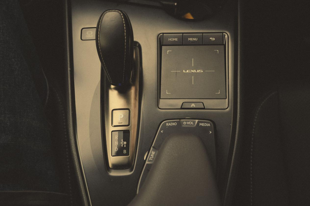 雷克萨斯UX300e，更“静”一步的雷克萨斯