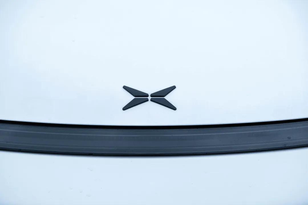 坐进小鹏P7车里，你开的不是车，而是未来