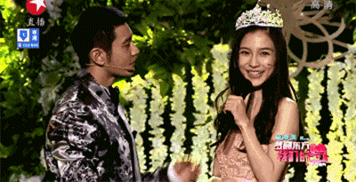从“一夜爆火”到“资源掉没”，杨颖的十年巨变…