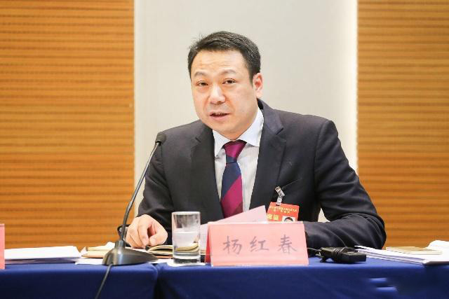 中国零食大王杨红春：弃30万年薪，卖房开小店，一年卖78亿零食