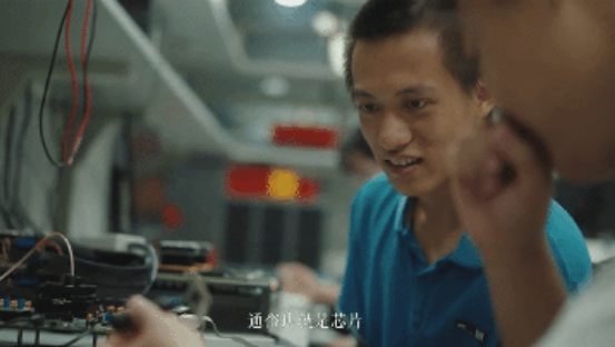 每天10亿颗芯片！国内半导体井喷式增长，比尔盖茨预言成真？