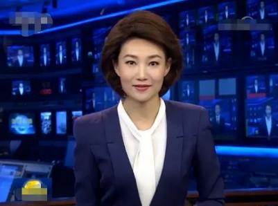 央视名嘴李梓萌，网上征婚43岁无人娶，今做直播