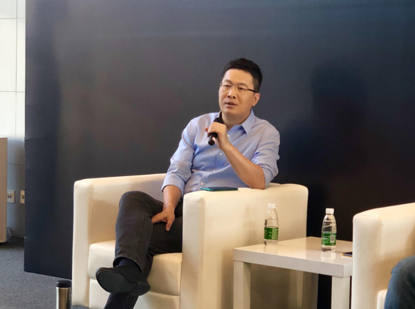 Millet, Beijing east dreamy linkage, lu Weibing hand in hand two names mouth, explode oneself material of K40 series firm