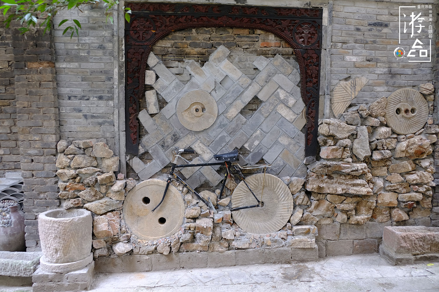 3种重庆民居建筑，不同阶层之间差异明显，但吊脚楼却贯穿始终