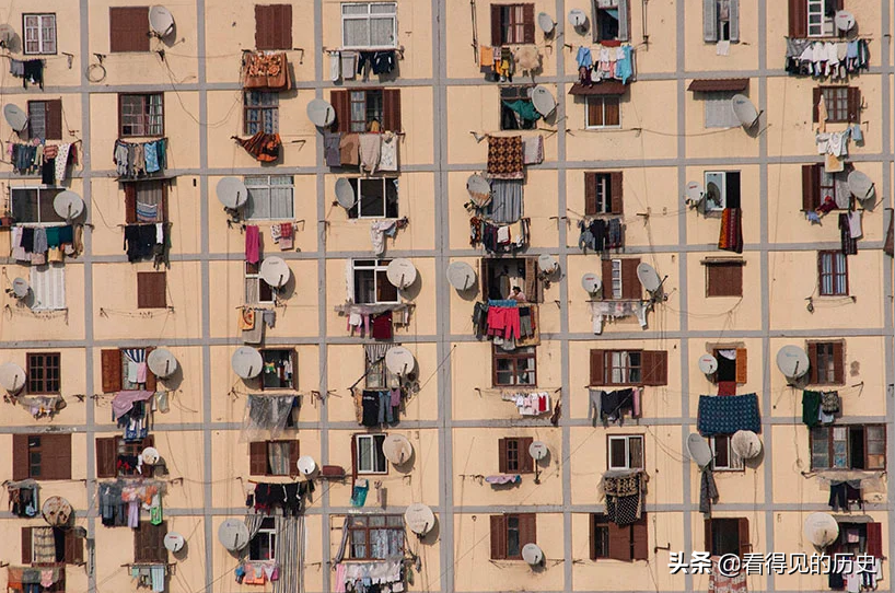 非洲国家的卫星天线锅，蔚为壮观，真的是一景