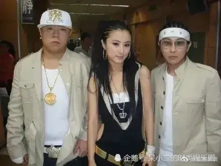 薇娅以前混娱乐圈这事藏不住了，当年居然和潘玮柏、陈奕迅同公司