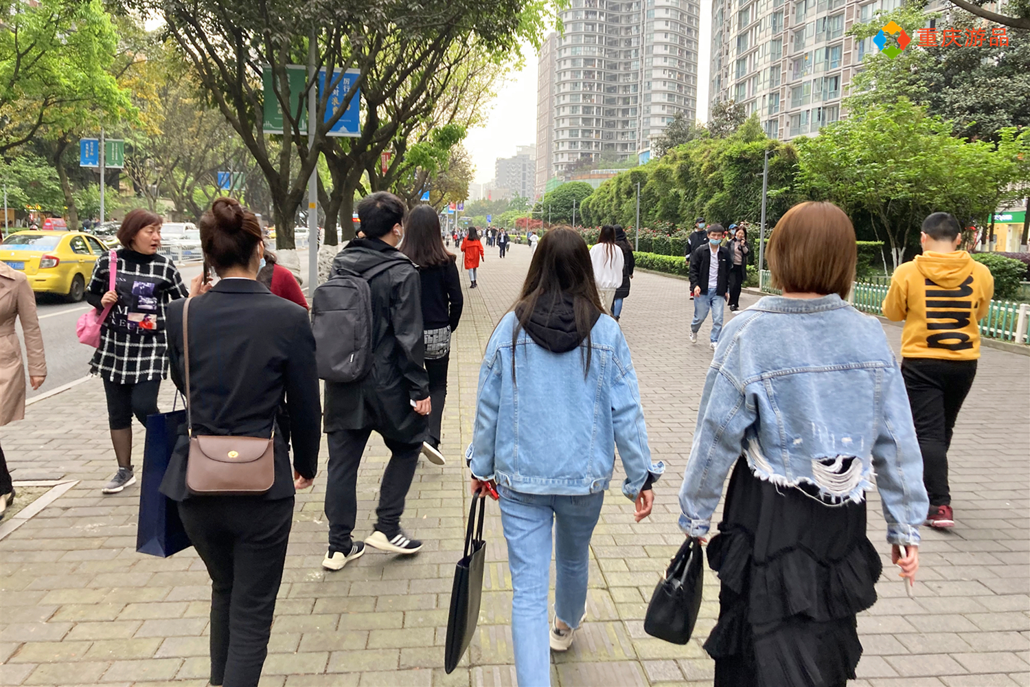 来重庆旅游该穿什么？一年四季随机播放，短袖和羽绒服都得带上