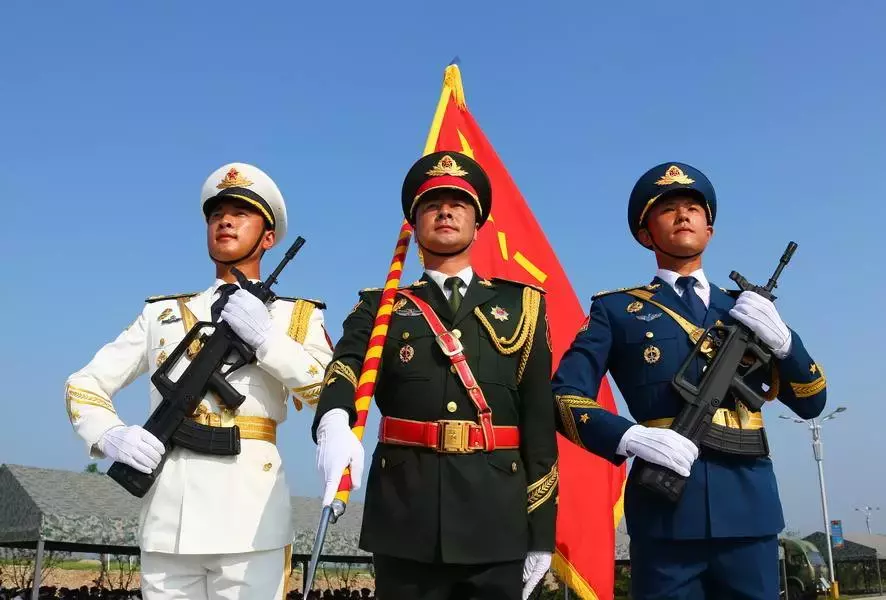 今天八一，10首出塞诗词，致敬所有的中国军人-第5张图片-诗句网