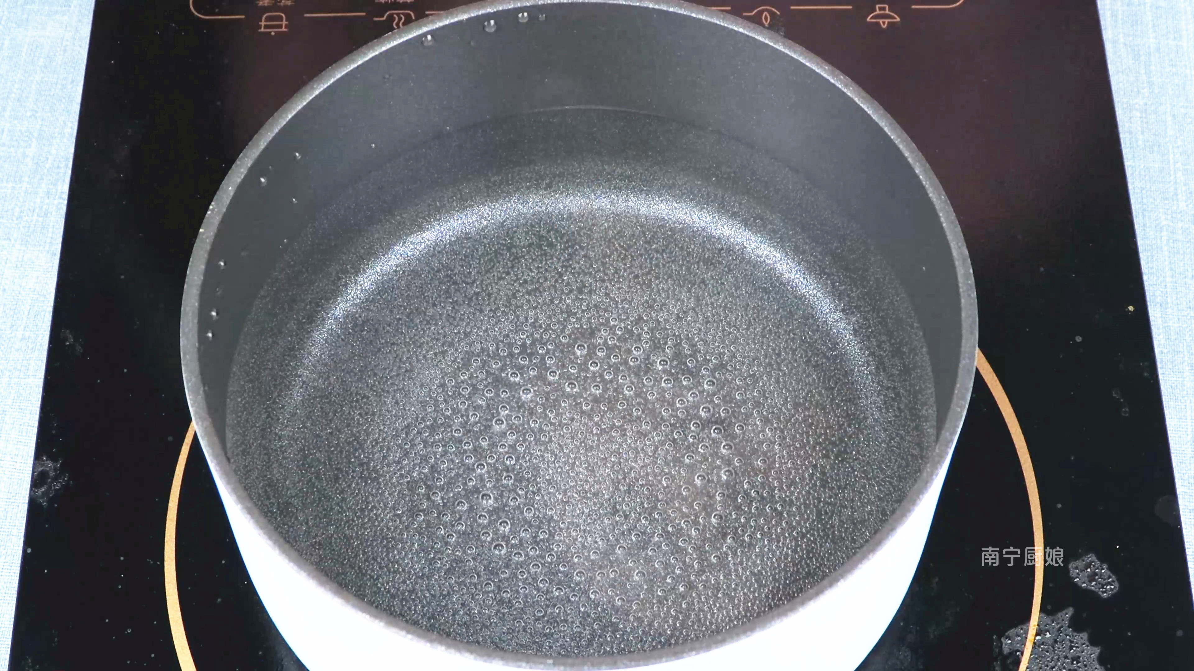 煮湯圓冷水下鍋、熱水下鍋都不對，教你一招，湯圓個個圓潤不露餡