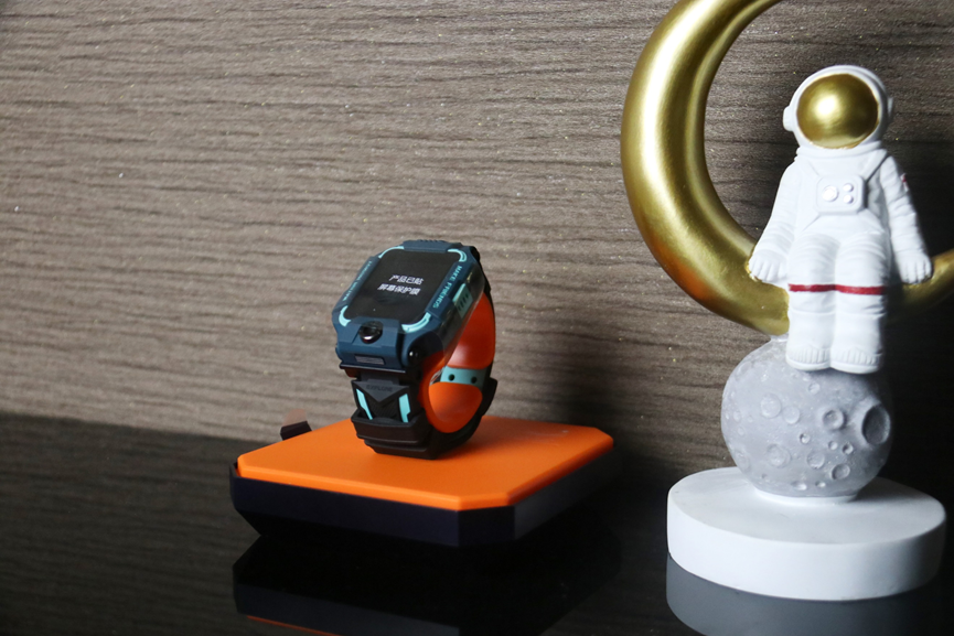 儿童电话手表两大巅峰力作比拼？王者之师，火力全开