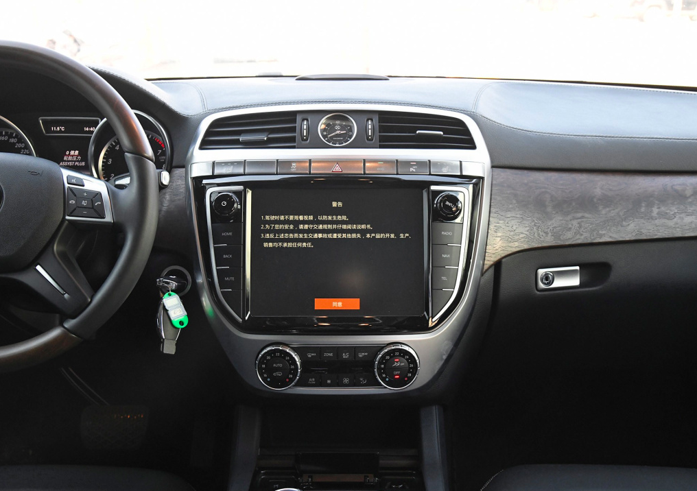 国产降价冠军！打五折都没人买？奔驰旗舰SUV换