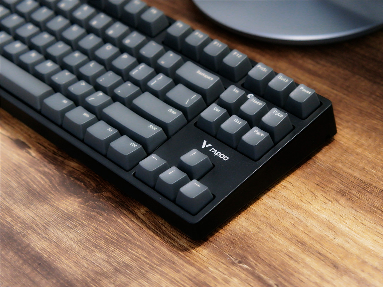 雷柏V860-87游戏机械键盘拥有原厂手感还能节省空间