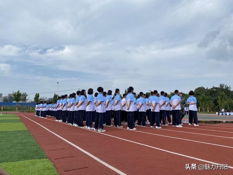 菏泽市实验中学举行2021级新生军训汇报展演(图11)