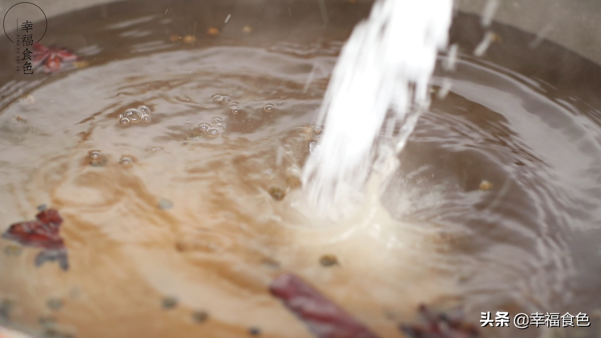 饱和盐水法做出来的咸鸭蛋，100％成功，切开蛋黄个个都冒油