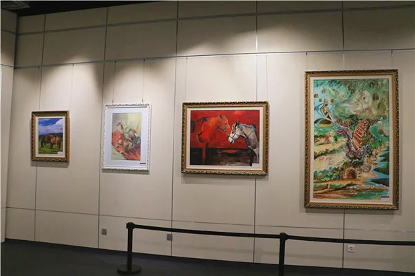 武威天梯山石窟专题展”“武威市第一届‘马文化’美术作品暨‘凉州词’书法作品展”开展