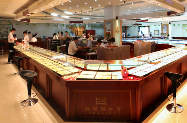 为何实体金店生意明明不好，满大街反倒愈开愈多？金店挣钱吗？
