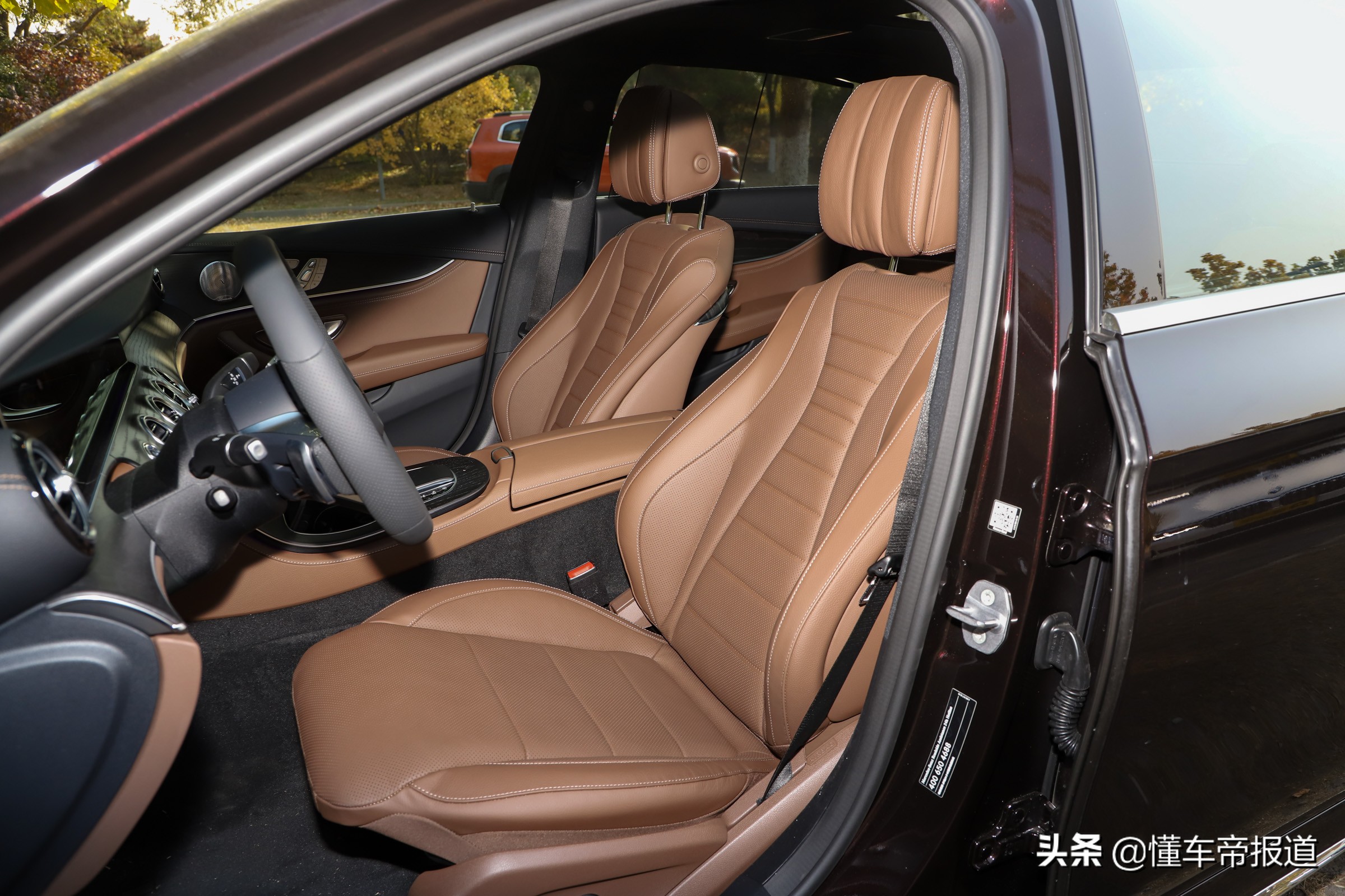 新车 | 宿敌对决！首试2021款宝马5系对比奔驰E级