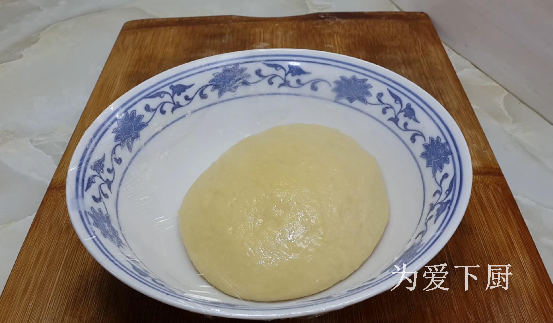 零食这样做才简单，加2个鸡蛋，外焦里软又香甜，比面包油条好吃