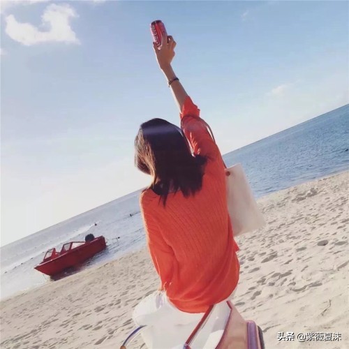佛系唯美句子，坐看云卷云舒，静听花开花落！
