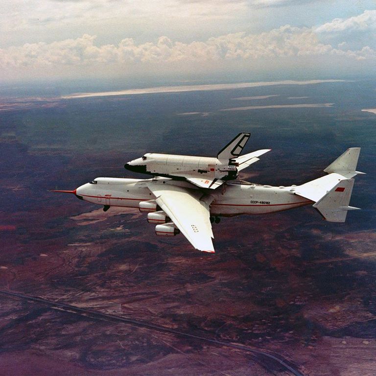 「兵武」疫情中惊艳全球的冷战“空中巨兽”，中国该“接盘”吗？