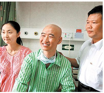 丛飞：一生救助183个贫困儿，和妻子双双早逝，留下年仅5岁的女儿
