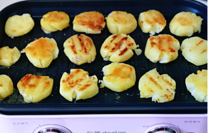 土豆最上癮的吃法，簡單易學，比肉還要香，上桌遭瘋搶