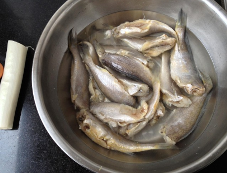 图片[3]-初秋遇到我从不错过买的小鱼一买就是三五斤骨头都是酥的-起舞食谱网